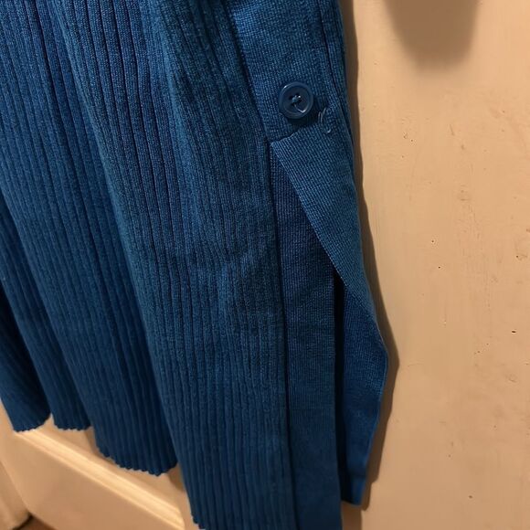 NWT- FUTURE COLLECTIVE DRESS - Picture 8 of 9